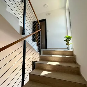 https://jn-hills-residence-with-swimming-pool.in-istria.net